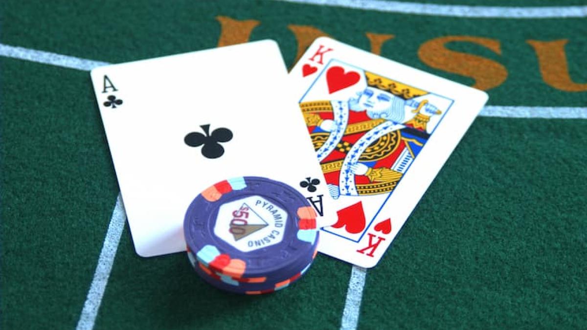 Praticare il blackjack e contare le carte